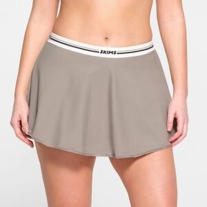 Skims Fits Everybody Logo Skort, Smoke Colour, Size Small